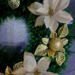 Big Green Christmas Wreath with Gold Decoration - Image 2